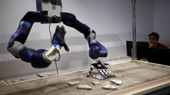 Kerja Sampingan Melatih AI, Pria Ini Raup Rp3,34 Juta per Jam