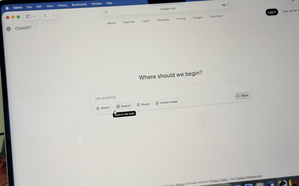 ChatGPT Perketat Akses Remaja, OpenAI Sistem Prediksi Usia